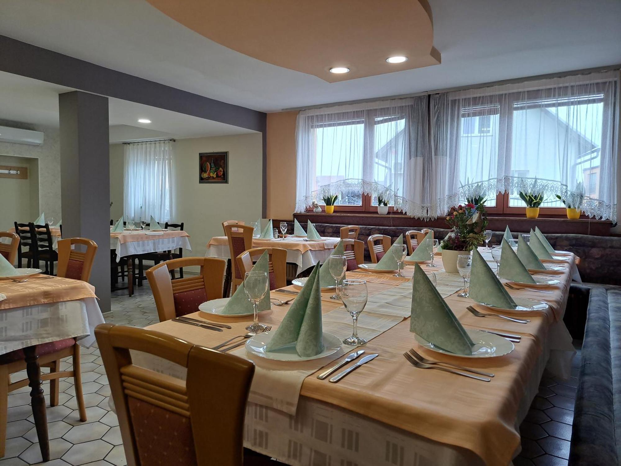 Guesthouse Zivko Dobrovce 외부 사진