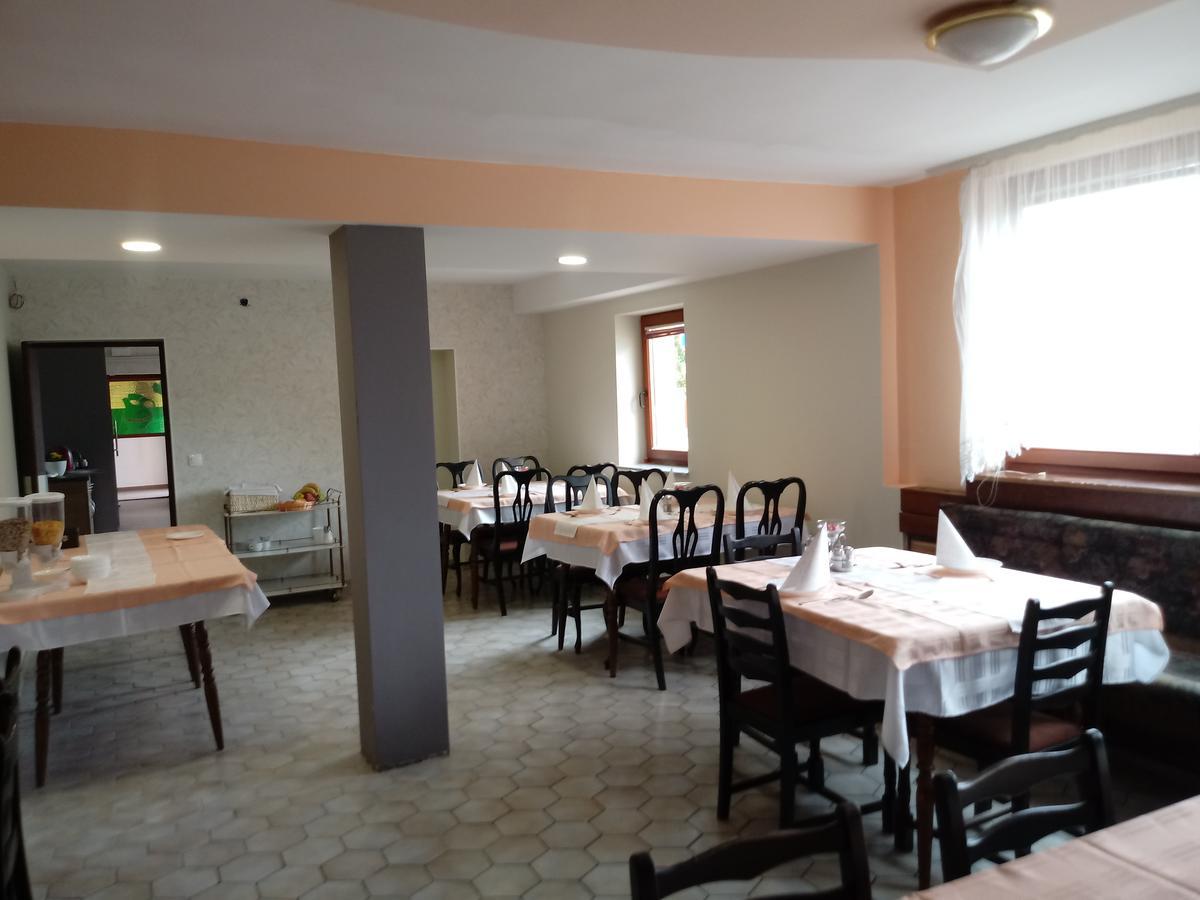 Guesthouse Zivko Dobrovce 외부 사진